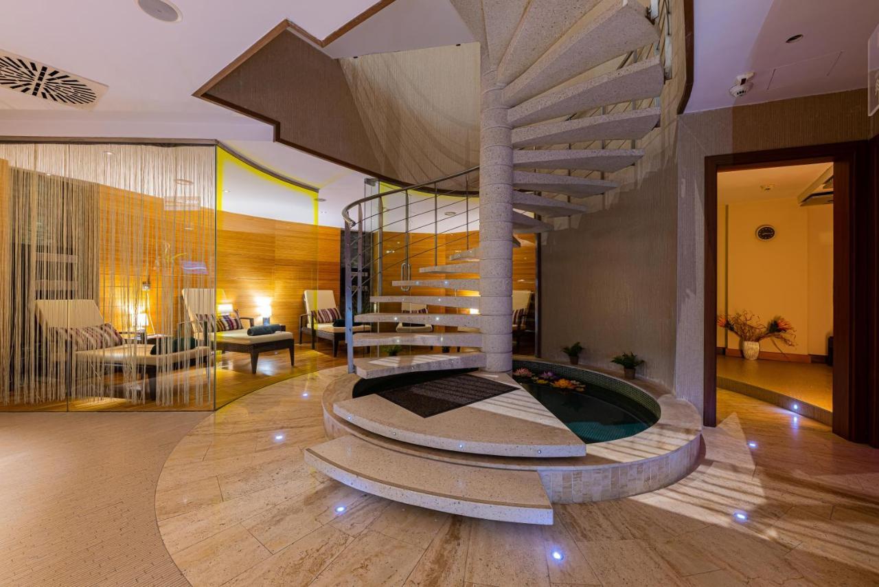 Vital Hotel Nautis การ์ดอนนี ภายนอก รูปภาพ